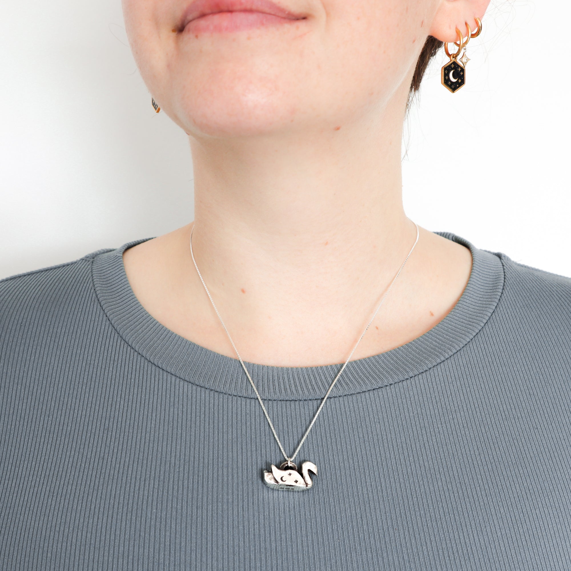 シルバースワンペンダント