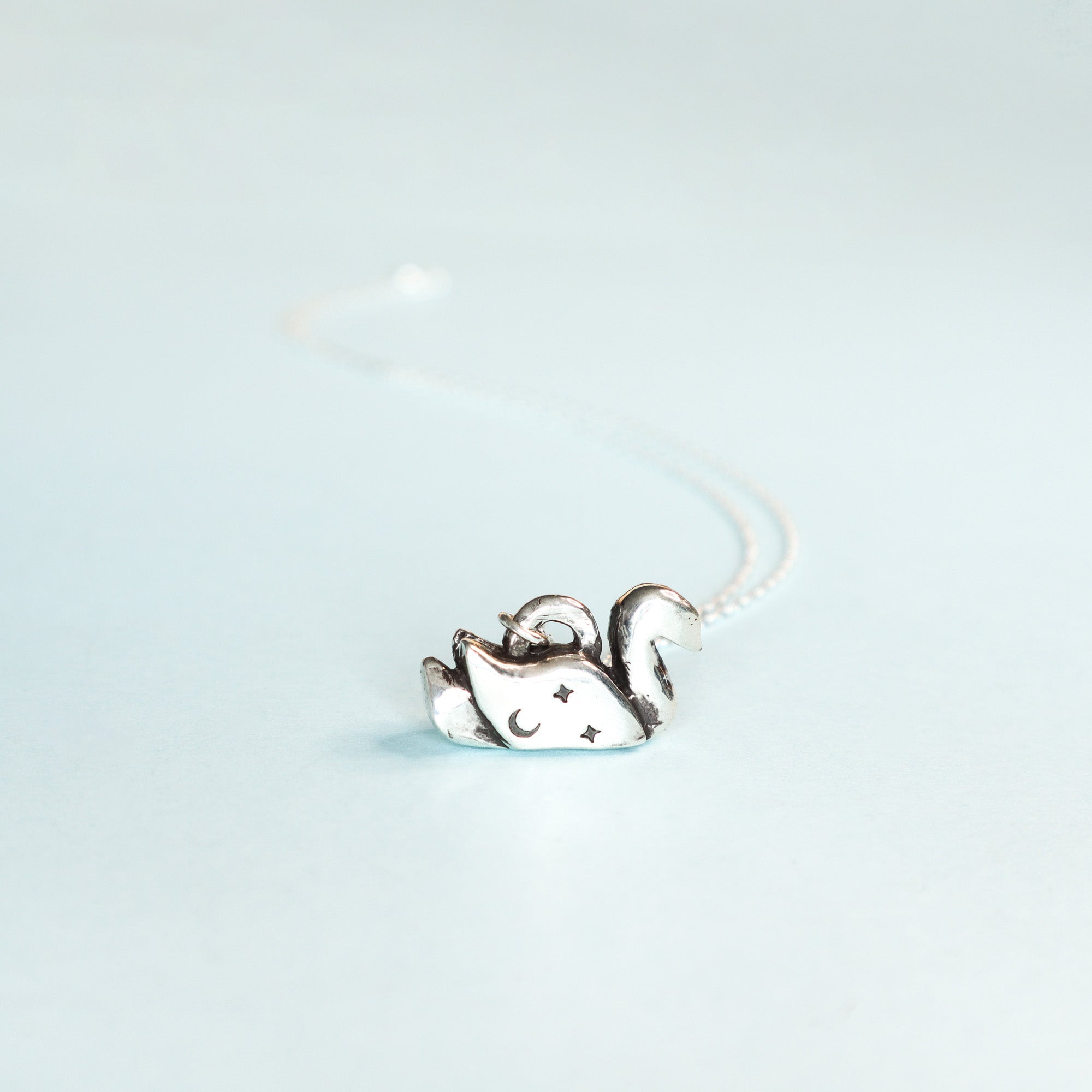 シルバースワンペンダント